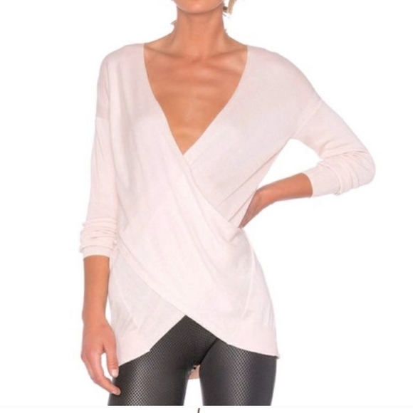NEW VIMMIA Revolve Shavasana Reversible Athleisure Top Performance Wear Sweater - Picture 1 of 14